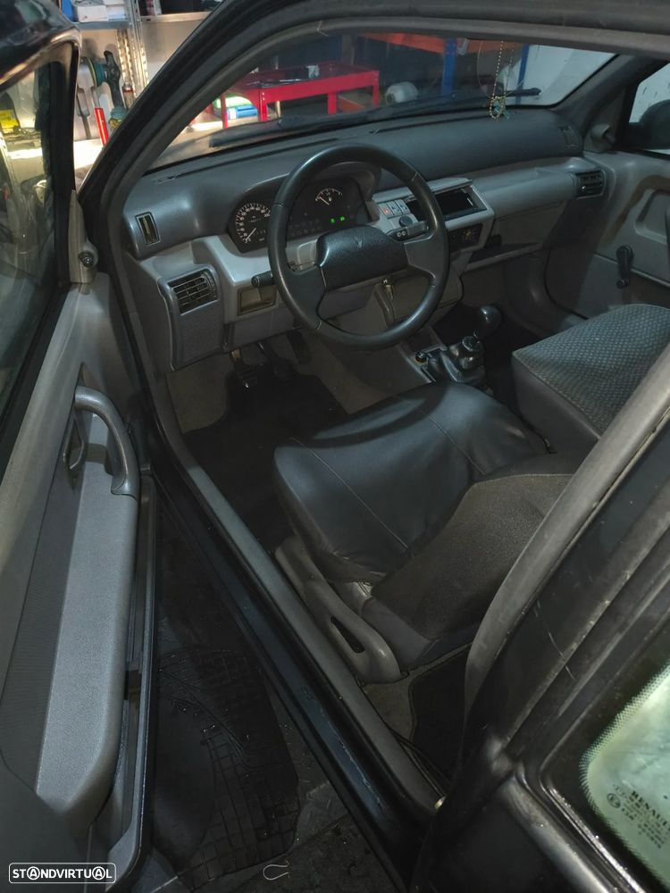 Renault Clio 1.1 RL - 4