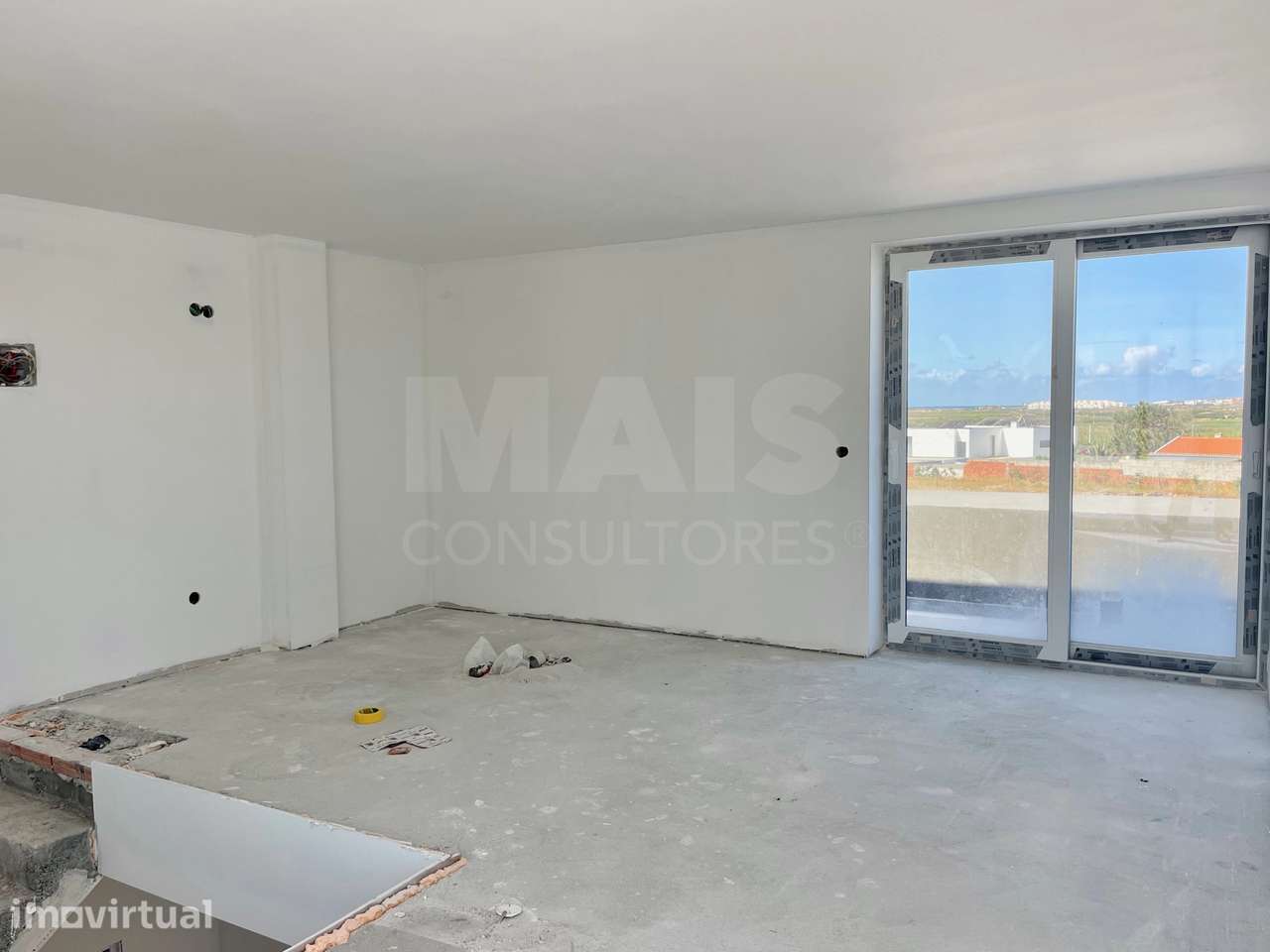 Moderna Moradia T3 Nova com Piscina em Ferrel — Conforto, Luz e Vid... - Grande imagem: 5/23