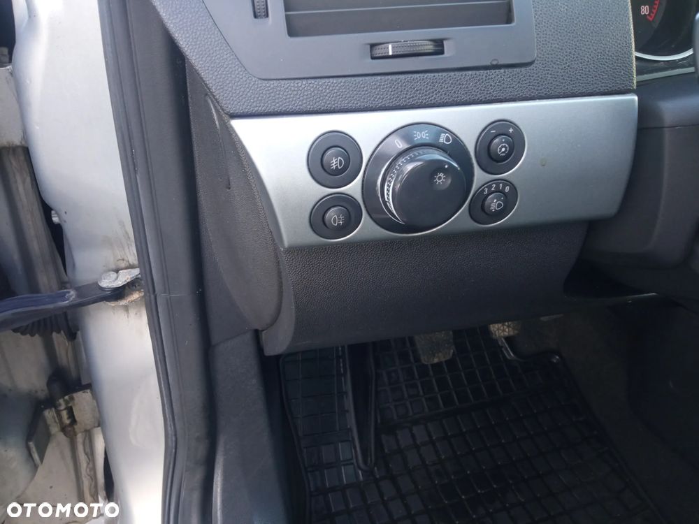 Opel Astra 1.6 Enjoy - 9