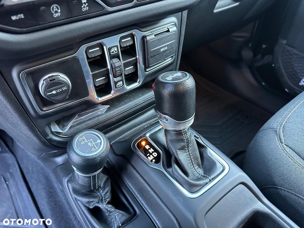Jeep Wrangler - 7