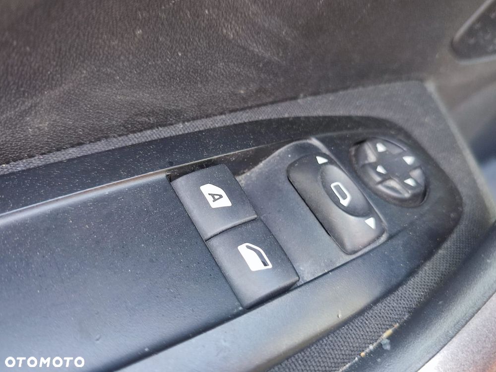 Peugeot 2008 e-HDi FAP 92 STOP & START Business-Line - 18