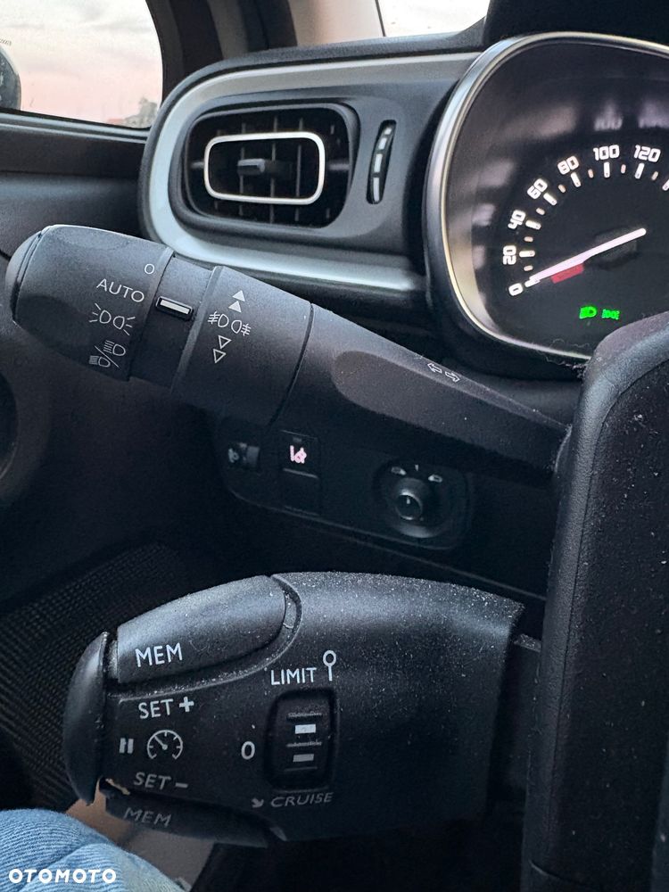 Citroën C3 1.2 PureTech Shine - 24