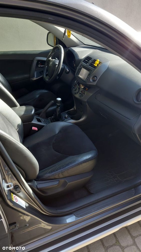 Toyota RAV4 2.2 D-4D Sol - 6