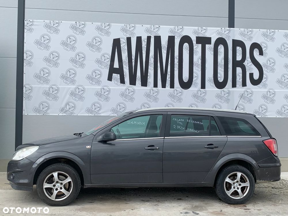 OPEL ASTRA 2009 *SAMOCHÓD NA CZĘŚCI* MASKA, LAMPA, DRZWI, LUSTERKO, ZDERZAK, GRILL, BŁOTNIK, KLAPA, BELKA, DESKA, FOTELE, KANAPA, ĆWIARTKA KIEROWNICA, TARCZE, ZACISKI, ZAWIESZENIE, KOMPLETNY PRZÓD, KOMPLETNY TYŁ, LICZNIK, ZEGARY, PRAWE LEWE PRZÓD TYŁ - 3