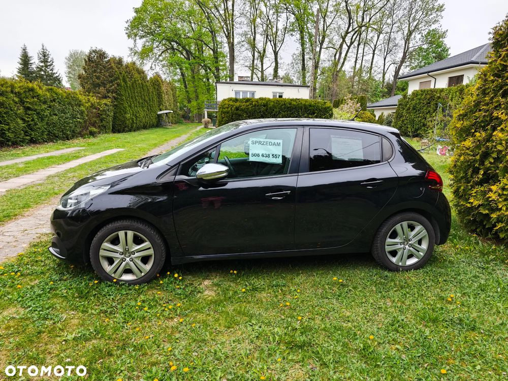 Peugeot 208 - 4