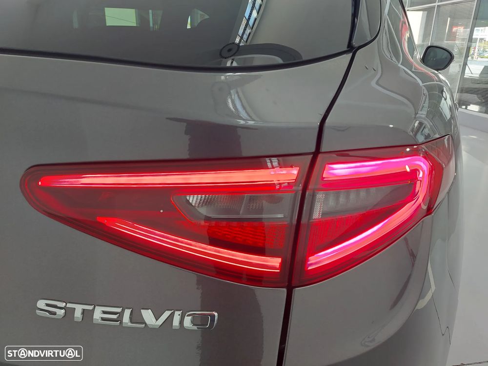 Alfa Romeo Stelvio 2.2 D Sprint AT8 - 55