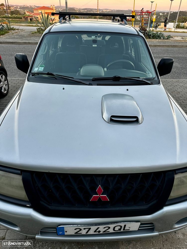 Mitsubishi Pajero Sport 2.5 TD GLS - 11