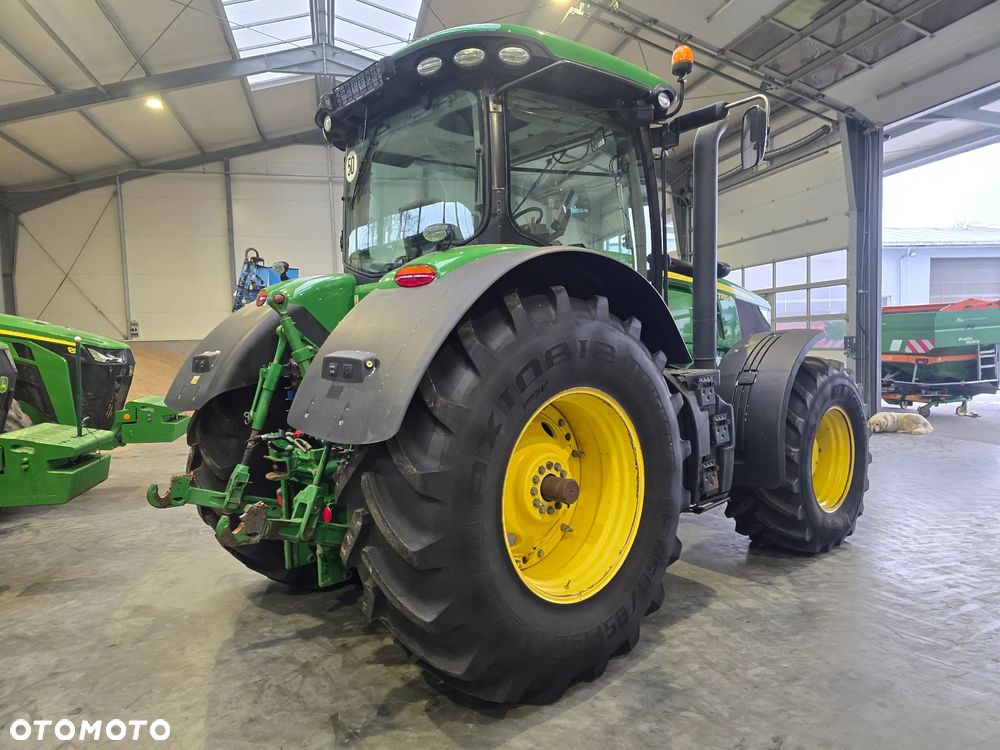 John Deere 7250R - 9