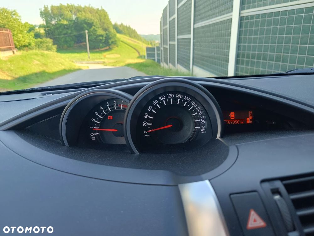 Toyota Verso 1.6 Premium - 25