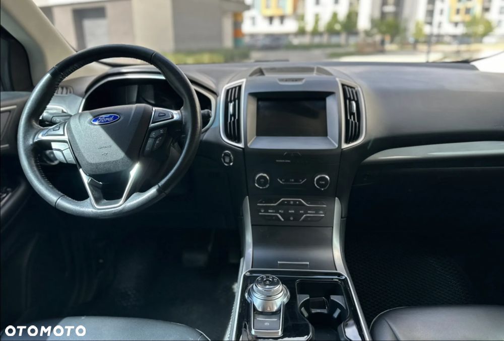 Ford Edge - 8