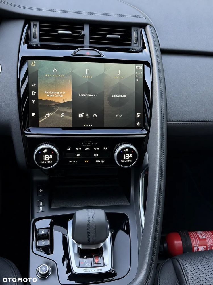 Jaguar E-Pace 1.5 P160 mHEV S - 15