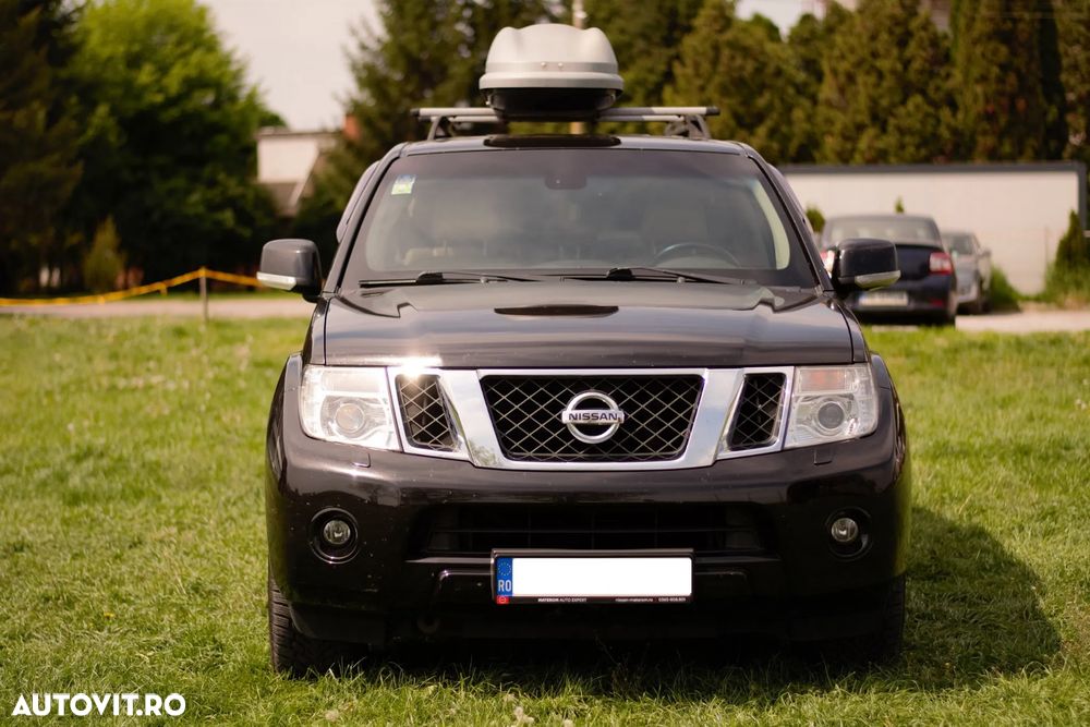 Nissan Pathfinder - 2