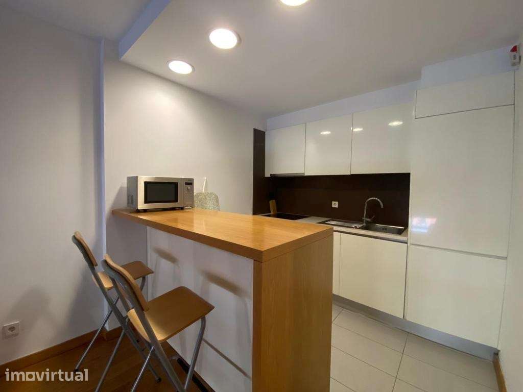 T1 mobilado C/ varanda e garagem - Grande imagem: 5/18