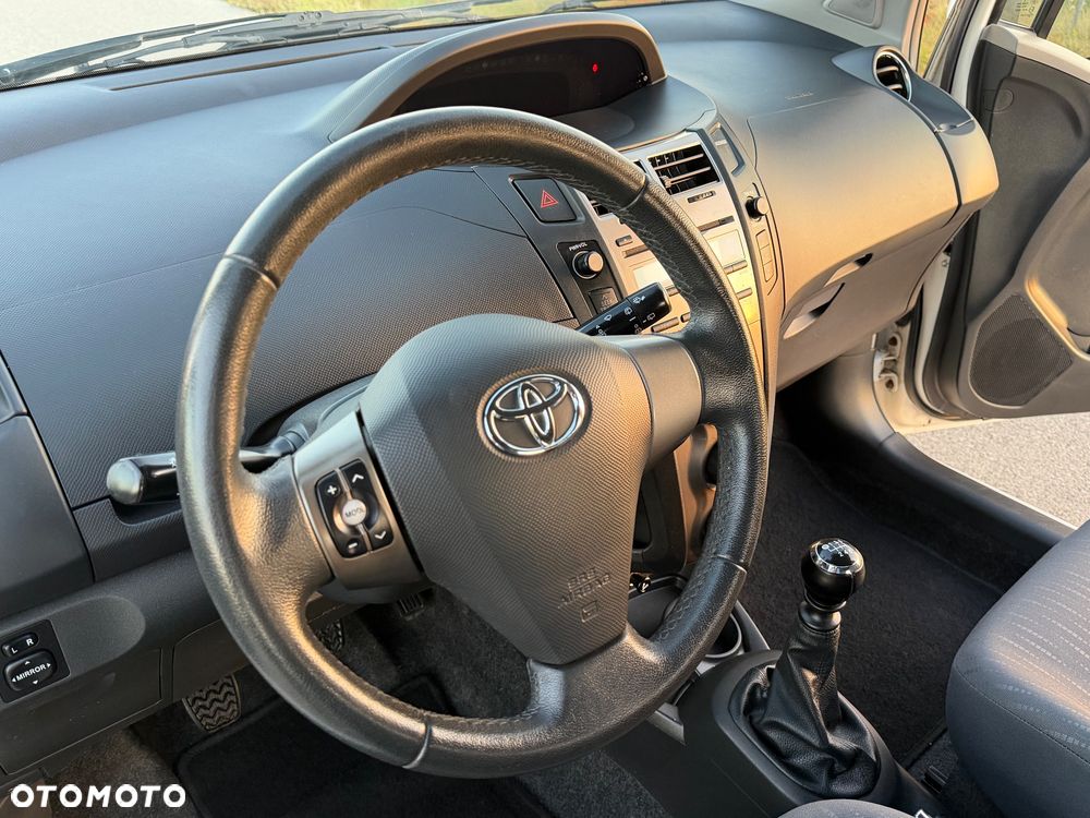Toyota Yaris - 16