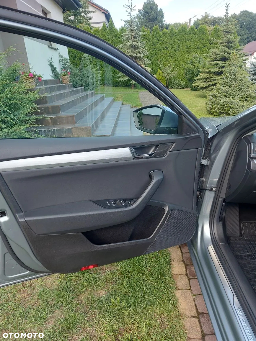 Skoda Superb 2.0 TDI SCR Ambition DSG - 16