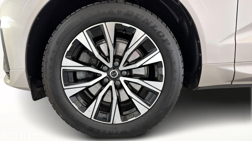 Volvo XC 60 B4 D Plus Dark - 22