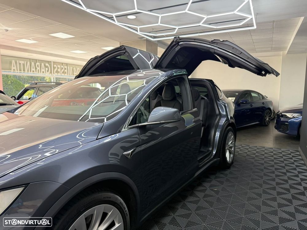 Tesla Model X 100D - 13