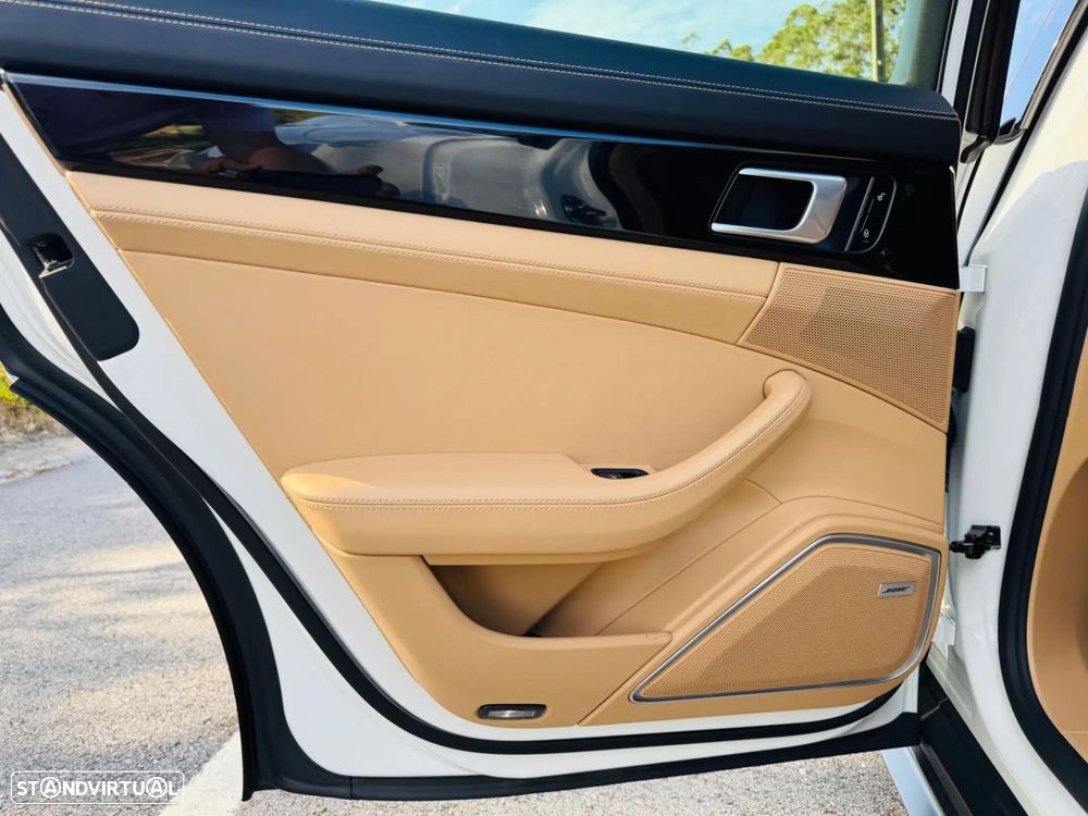 Porsche Panamera Sport Turismo 4 E-Hybrid - 60