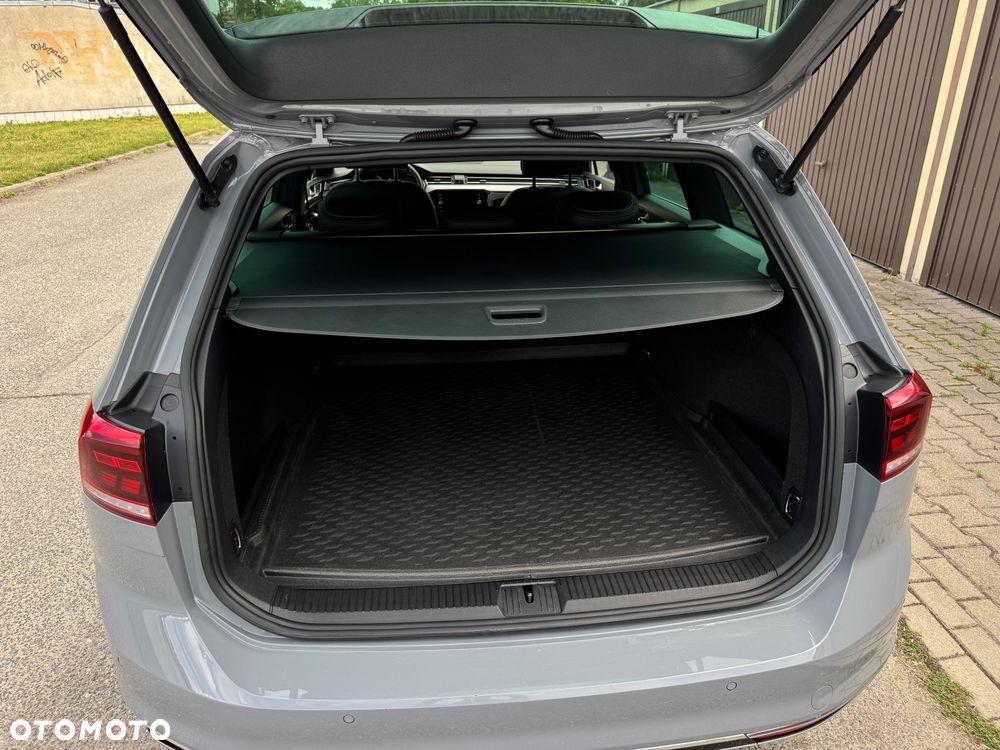 Volkswagen Passat Variant 2.0 TDI SCR Business - 26