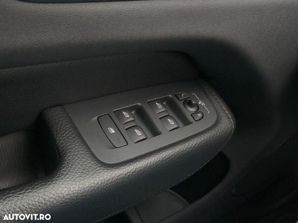 Volvo XC 60 T6 AWD Recharge Geartronic Inscription Expression - 13