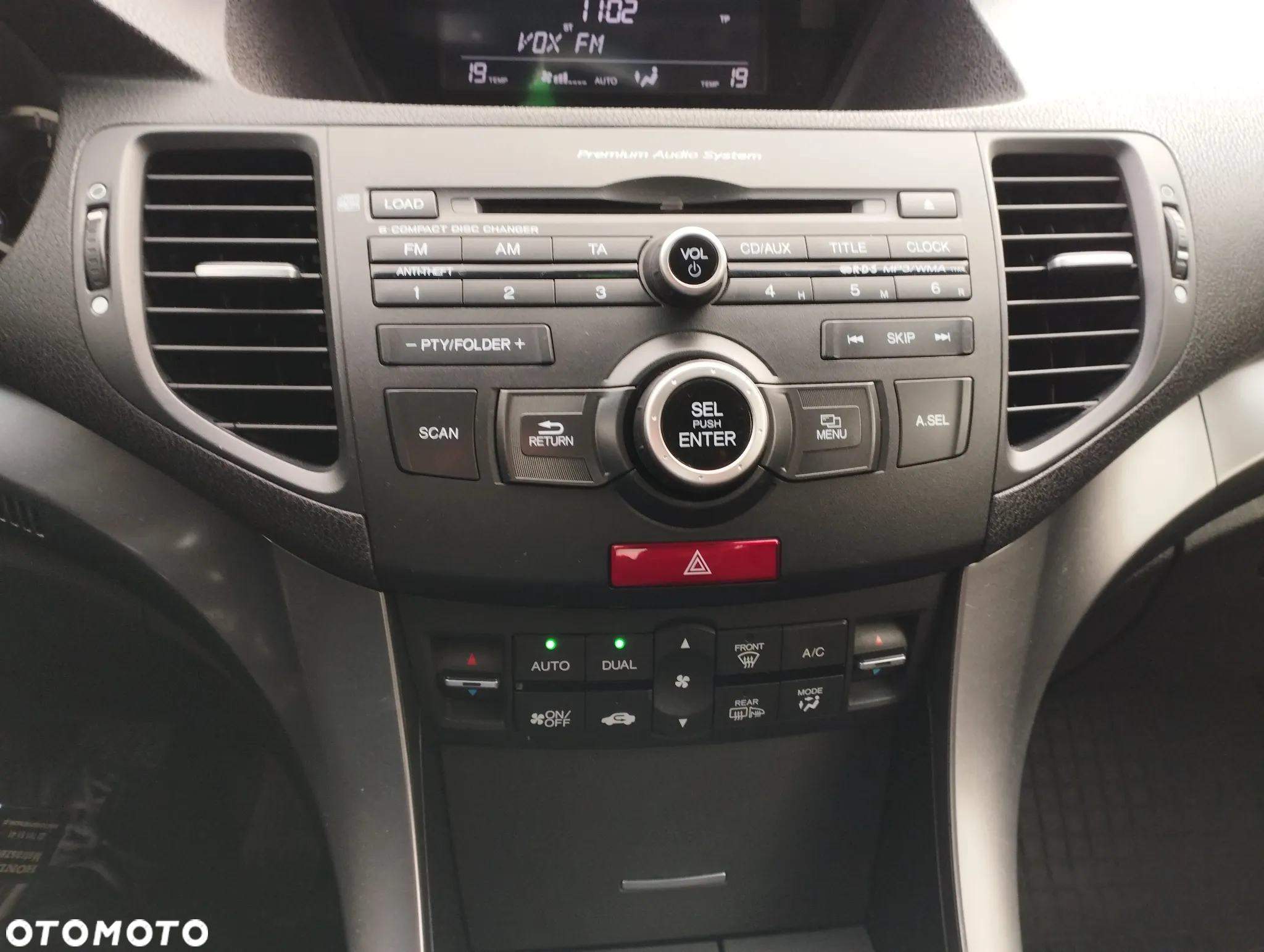Honda Accord 2.0 Comfort - 14