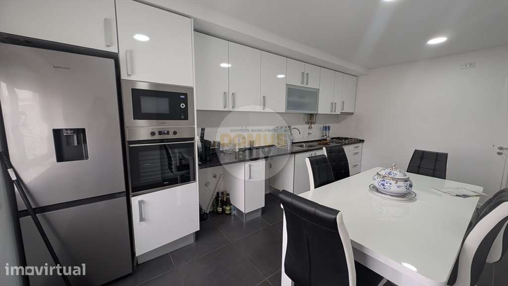 APARTAMENTO T3 REMODELADO COM 115M² AREA UTIL - PAIO PIRES - Grande imagem: 2/22