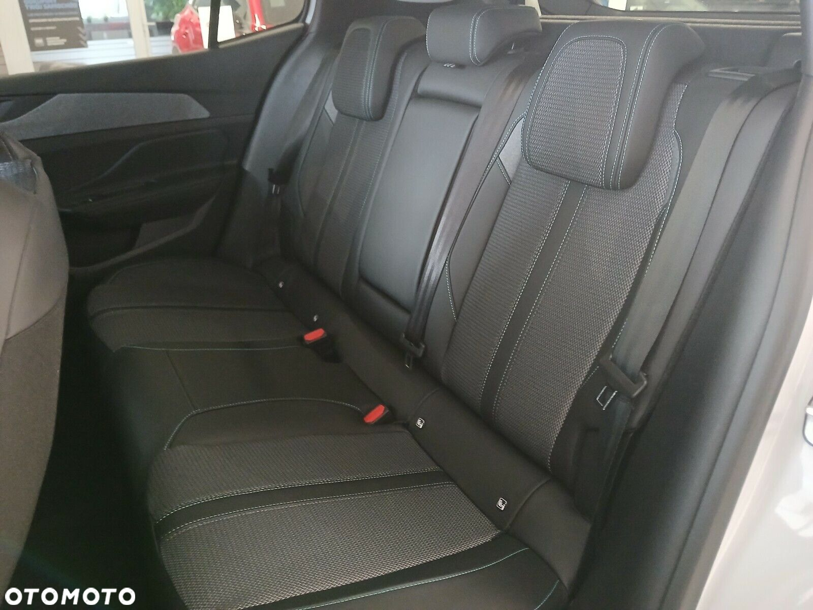 Peugeot 408 1.2 PureTech mHEV GT S&S e-DSC6 - 11