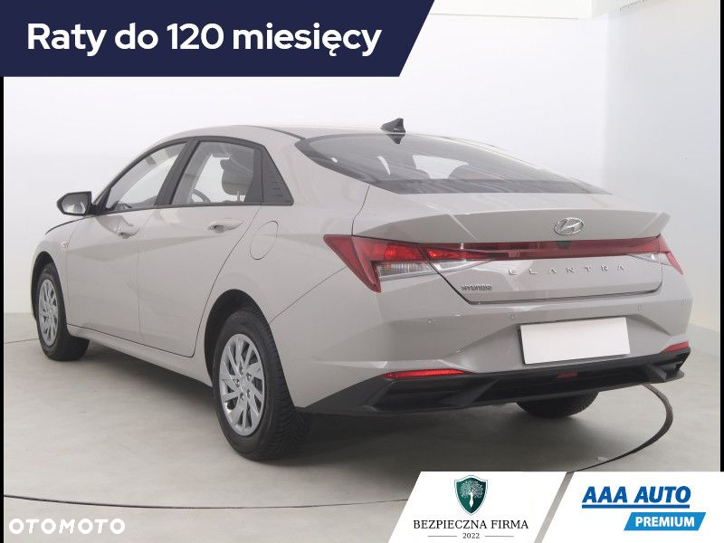 Hyundai Elantra - 5