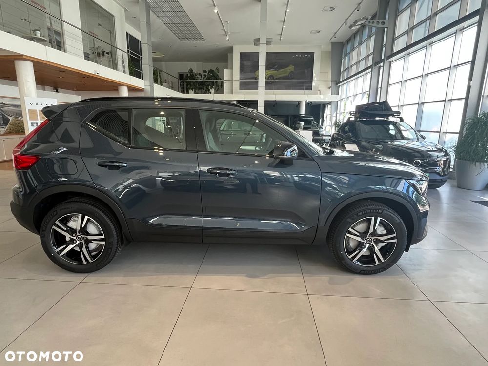 Volvo XC 40 B3 Plus Dark - 8