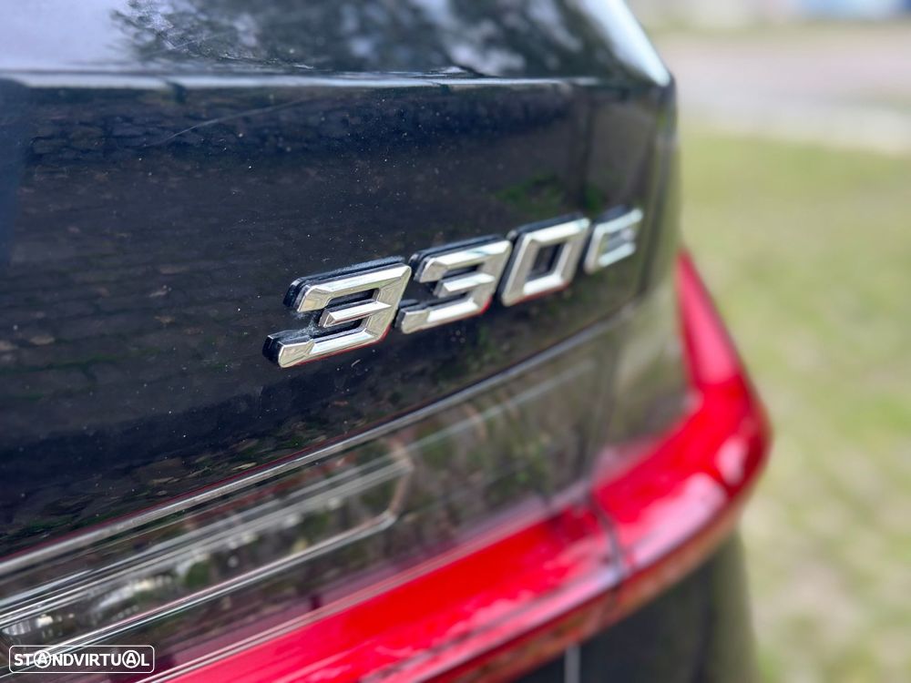 BMW 330 e Line Luxury Auto - 9