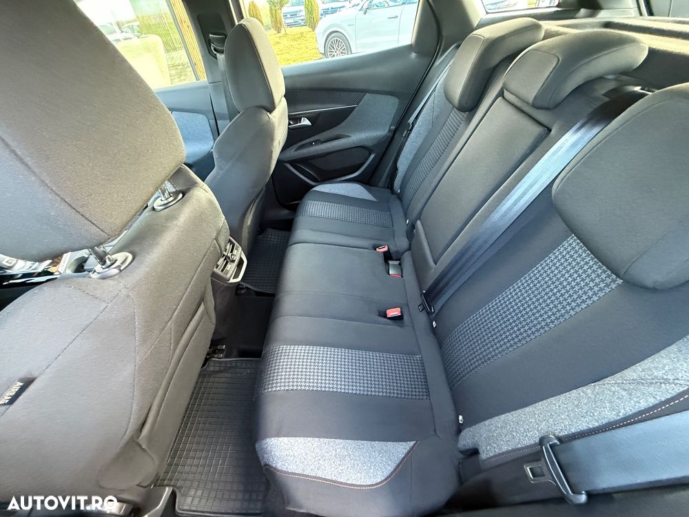 Peugeot 3008 PureTech 130 Stop & Start GPF EAT8 Allure - 18