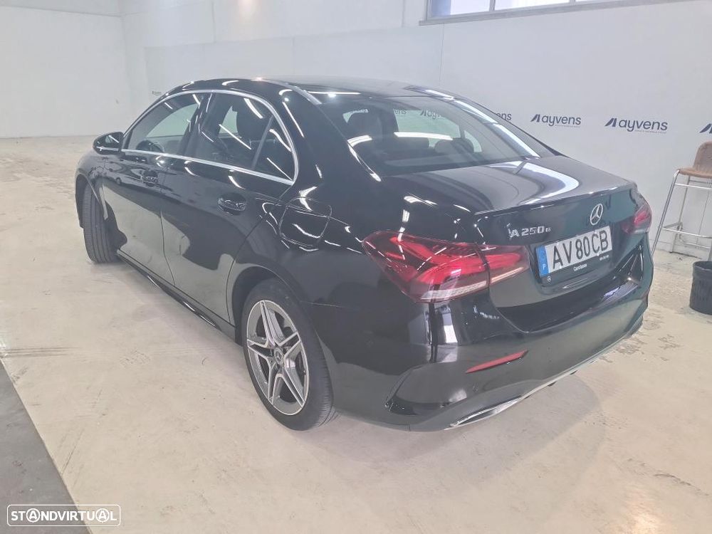 Mercedes-Benz A 250 e AMG Line - 2