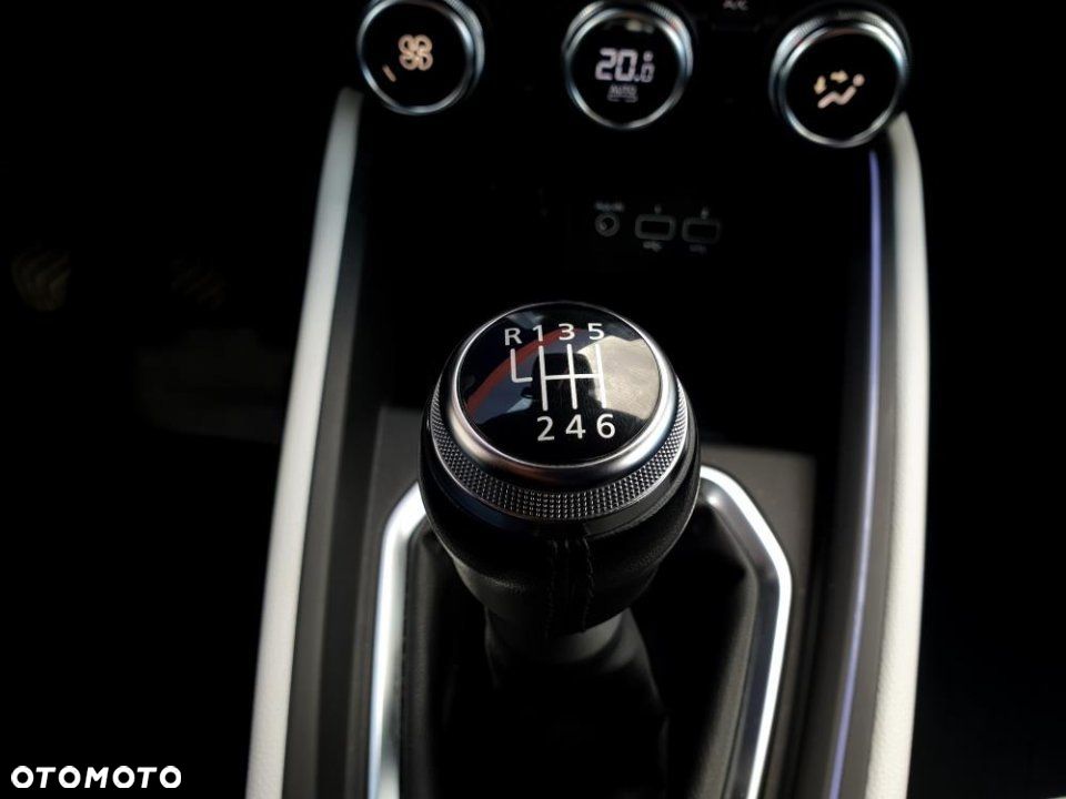 Renault Clio - 25