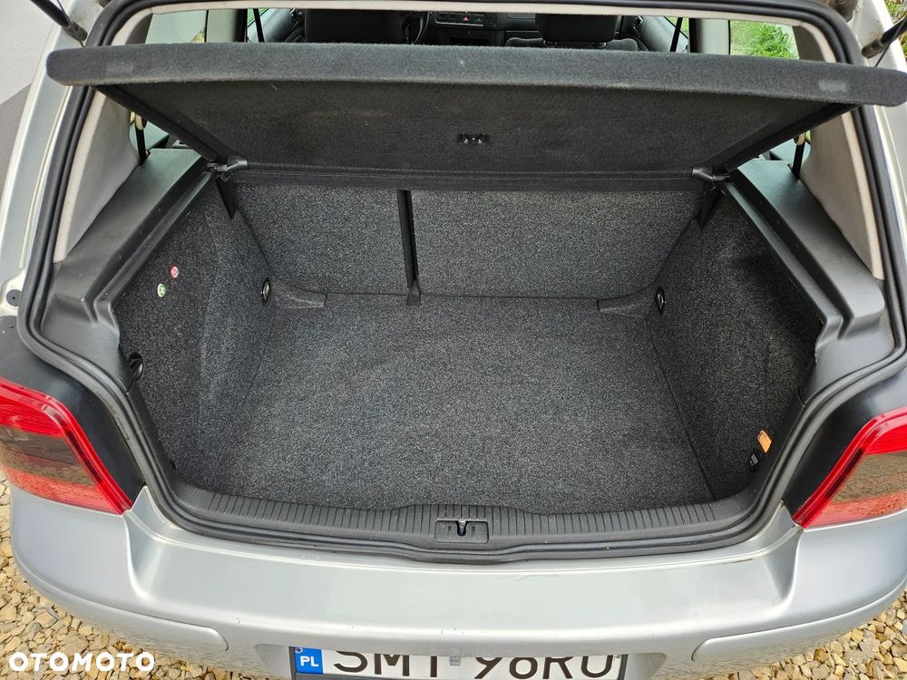 Volkswagen Golf 1.6 Highline - 12
