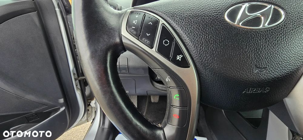 Hyundai i30 blue Kombi 1.4 YES Gold - 22