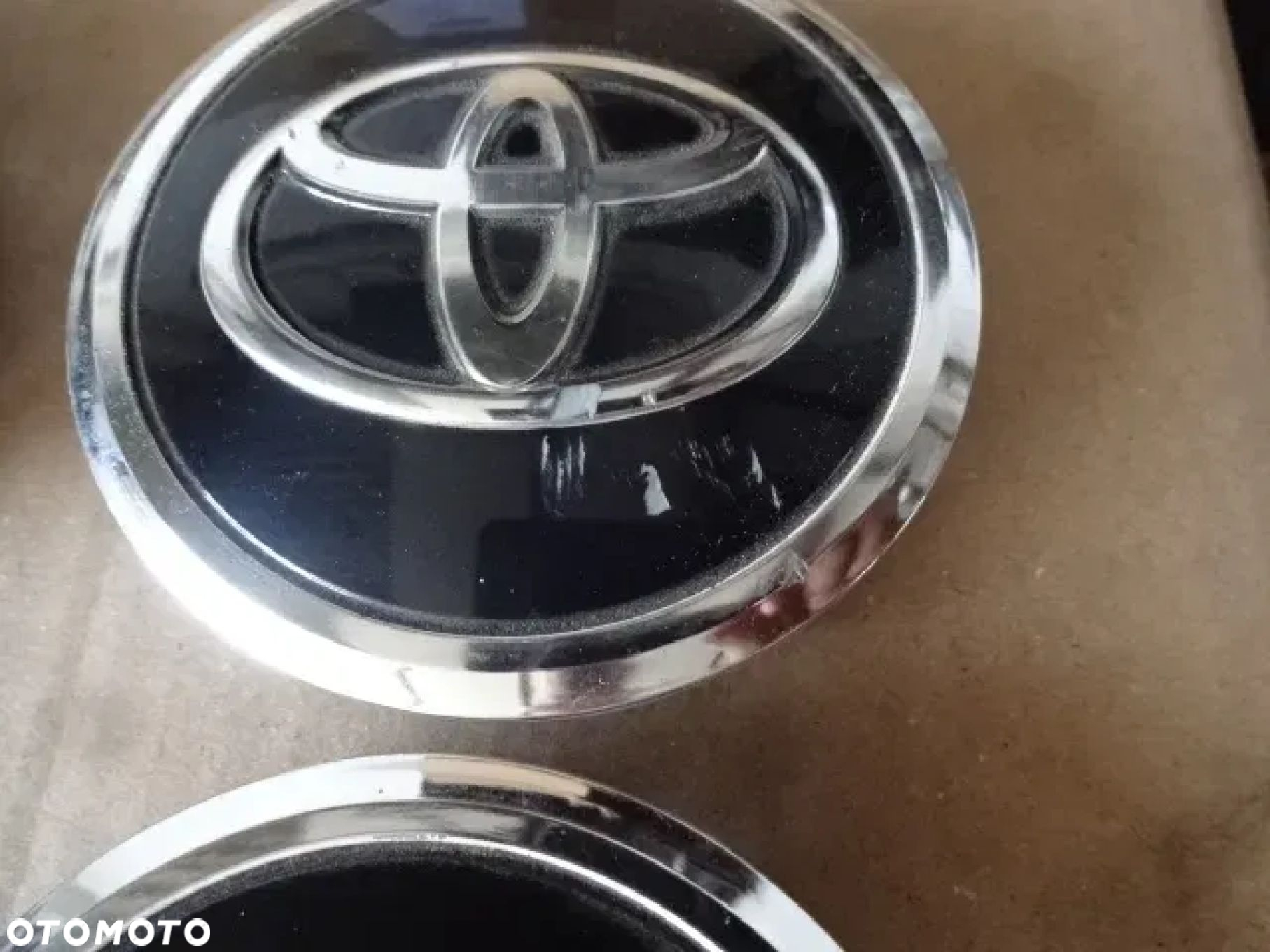 TOYOTA DEKIELKI FELG ALUMINIOWYCH 77mm - 2