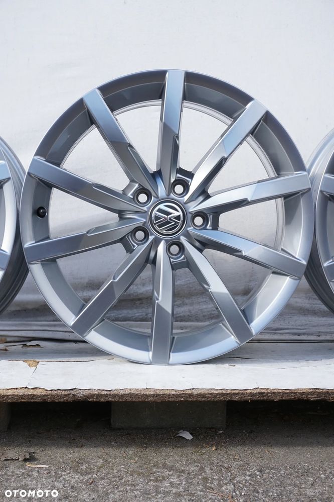Volkswagen 5x112 18 8J et44 3G0601025 Q - 5