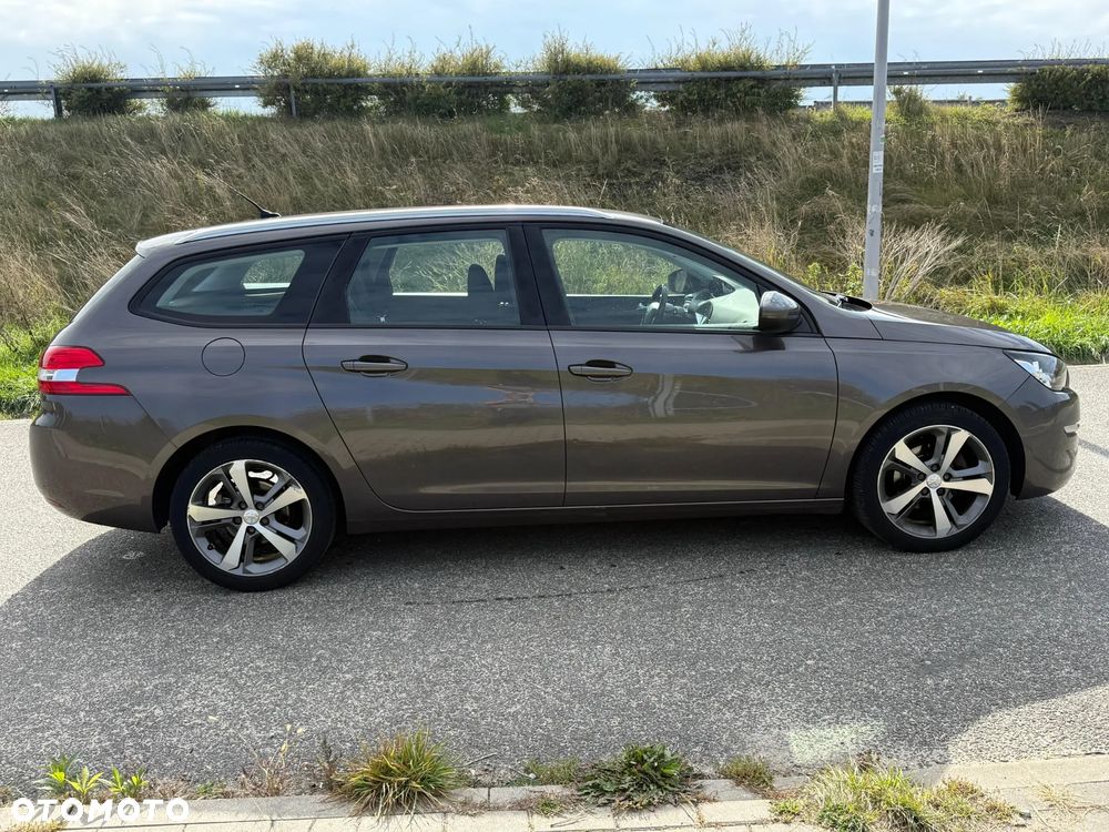 Peugeot 308 - 8