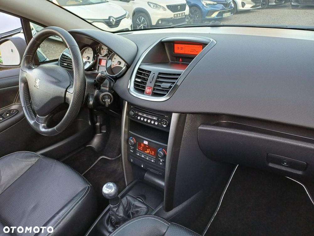 Peugeot 207 CC - 24