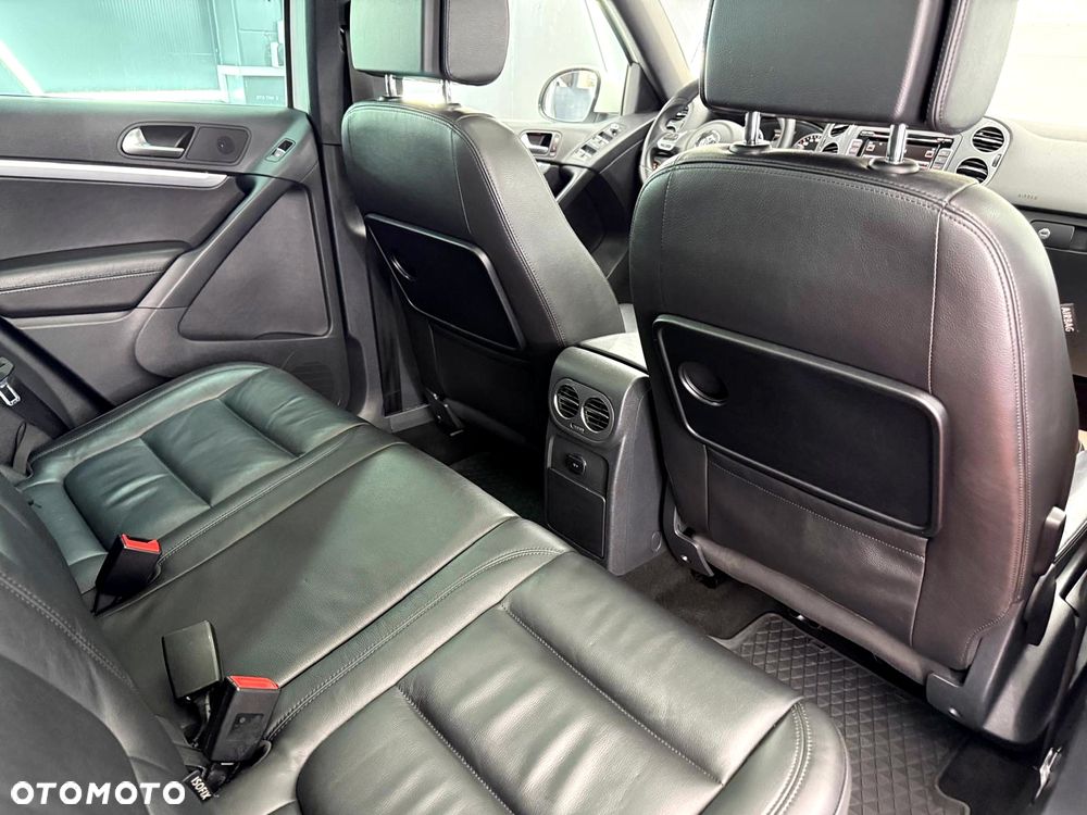 Volkswagen Tiguan 1.4 TSI 4Mot Perfectline R-Style - 28