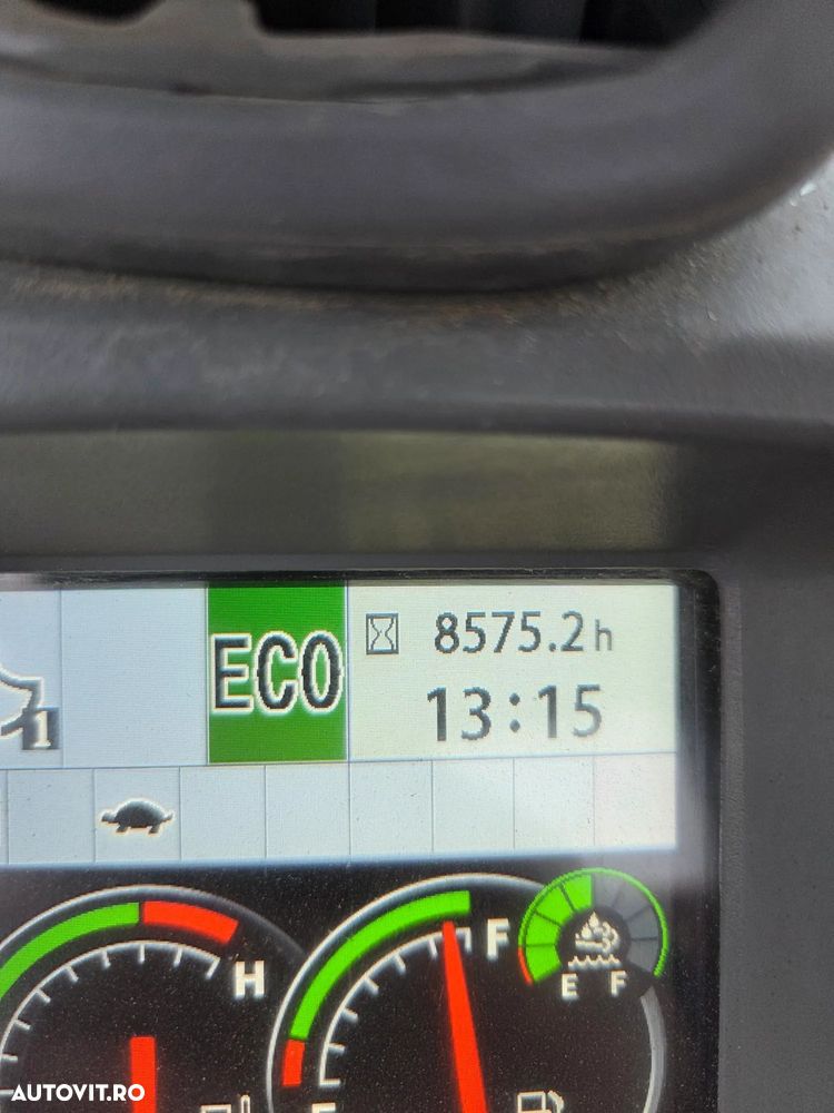 Hitachi GRAIFER deschidere 1,5m pe SENILE, cabina INALTIBILA, Masa operationala 20,3tone, LANT NOU, PAPUCI NOI, Gresare automata, Camera spate, 2017, 8.575h, cupla rapida, motor Isuzu 174CP, 3 pompe HITACHI, posibilitate leasing, STARE FOARTE BUNA-89.900 EUR - 27