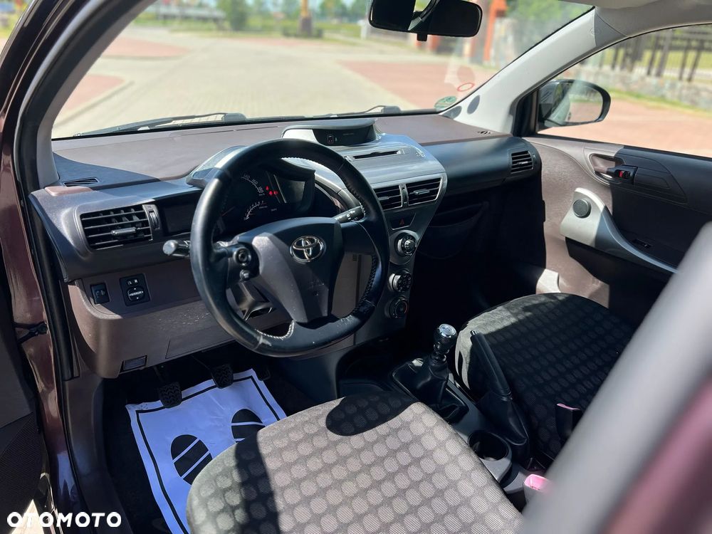 Toyota iQ 1.0 - 12