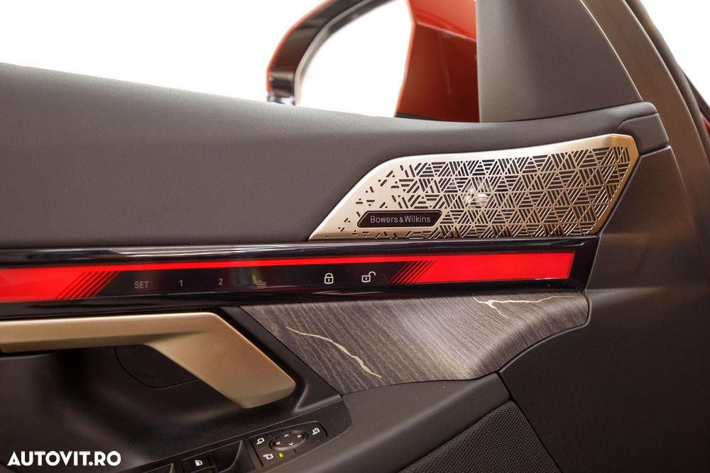 BMW Seria 5 550e xDrive AT PHEV - 34