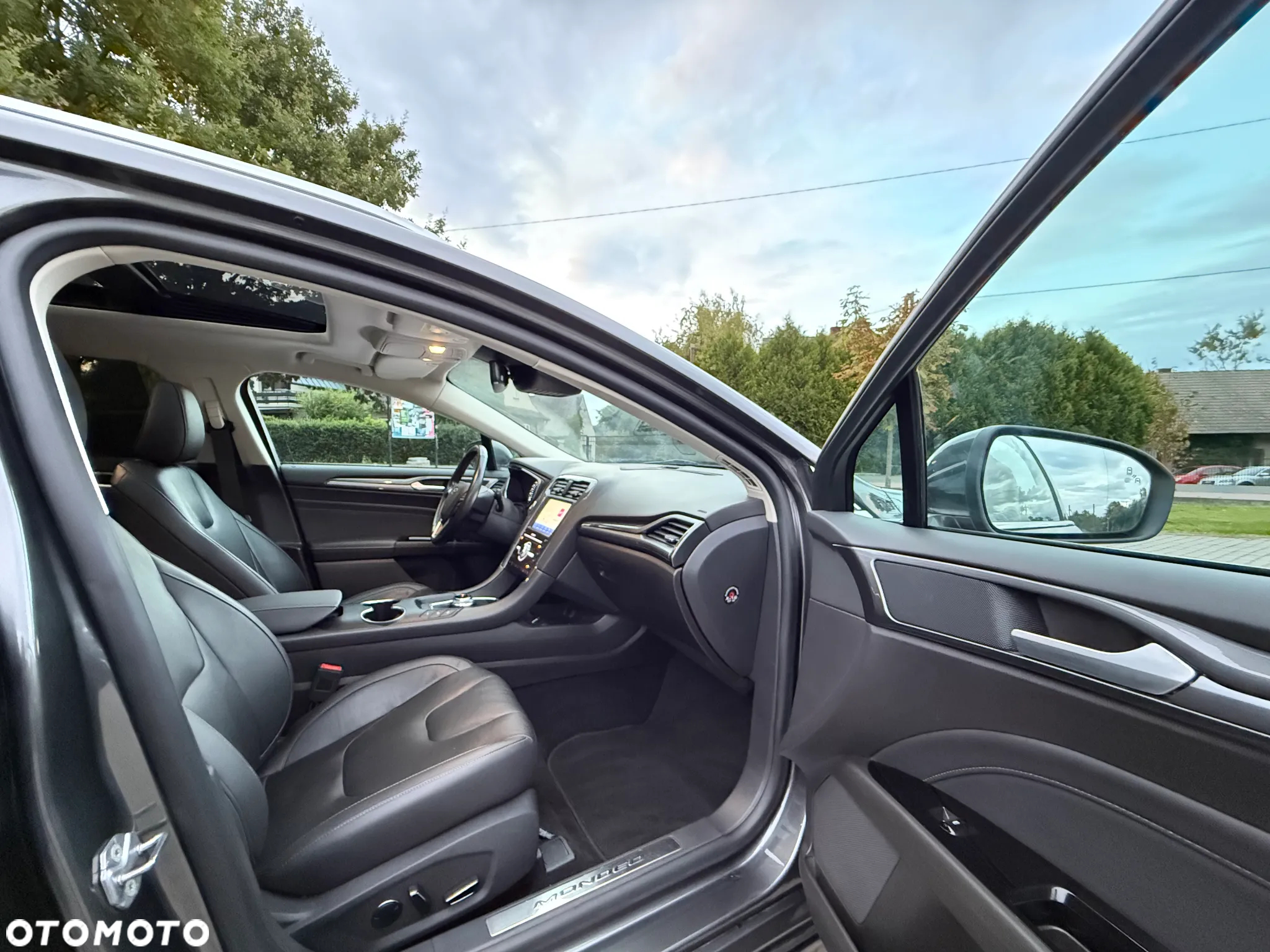 Ford Mondeo 2.0 EcoBlue Titanium - 23