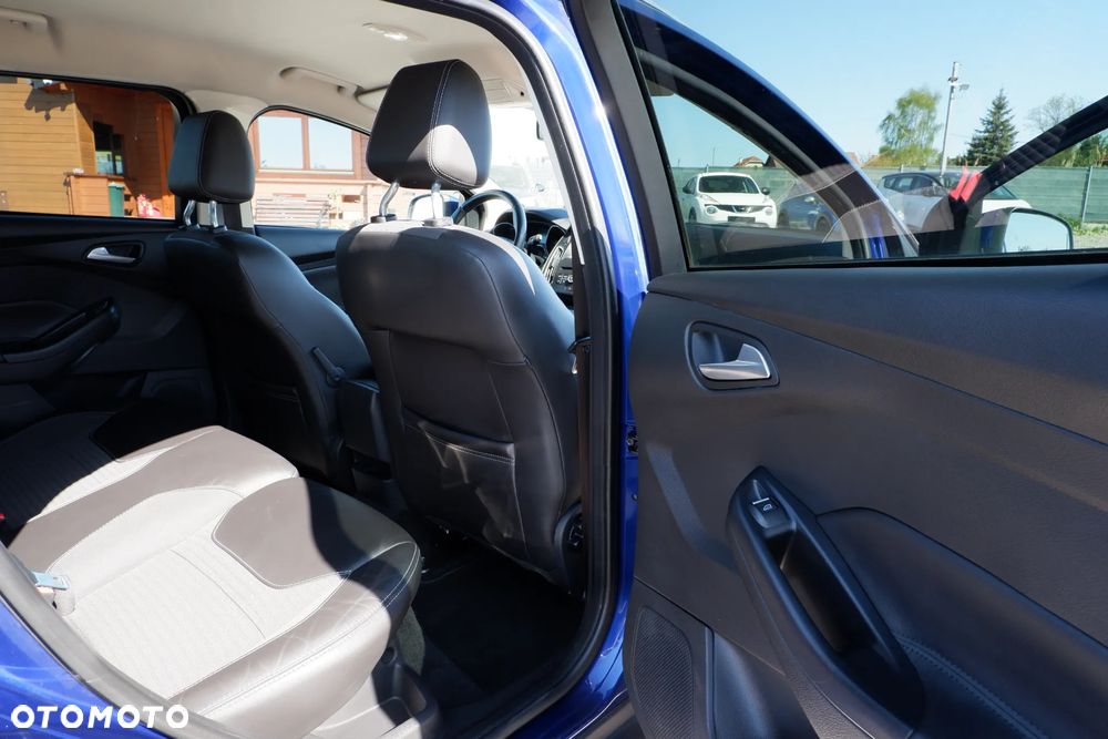 Ford Focus SW 1.5 EcoBoost S&S TITANIUM - 10