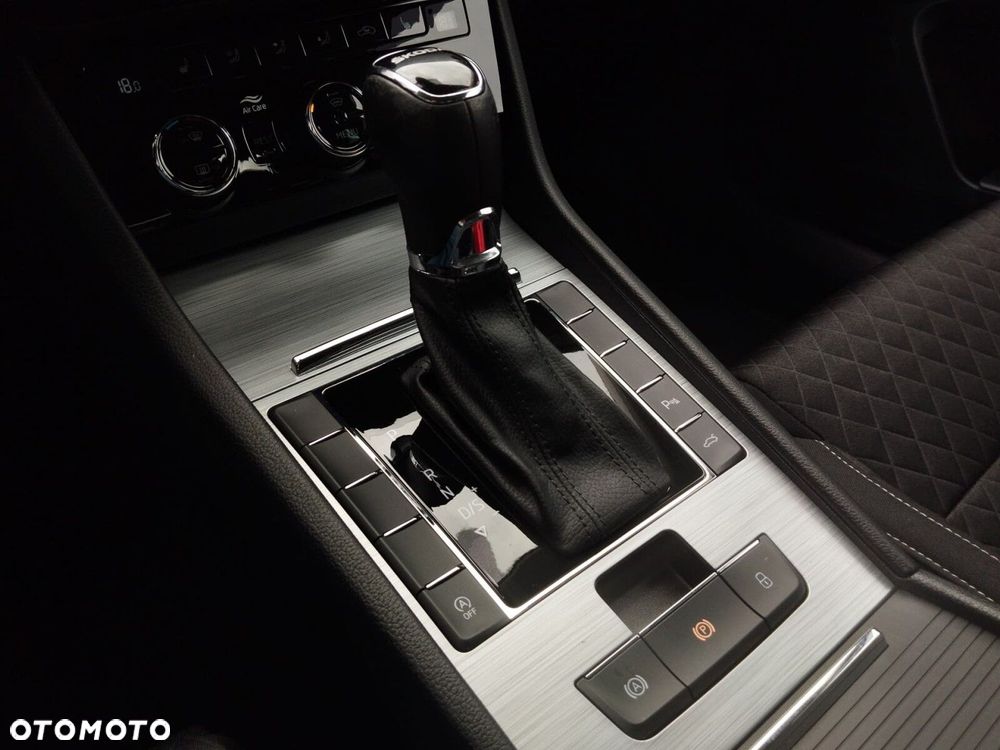 Skoda Superb 2.0 TDI Ambition DSG7 - 22