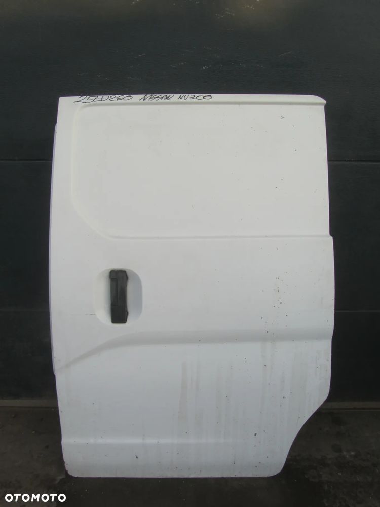 Nissan NV 200 drzwi lewy bok - 1