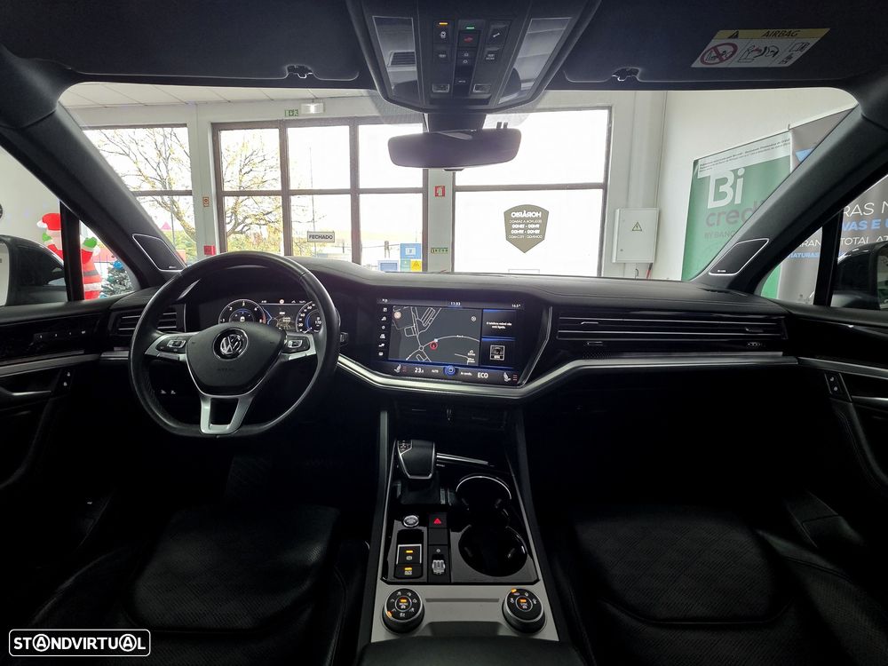 VW Touareg 3.0 TDI V6 Elegance Plus - 12