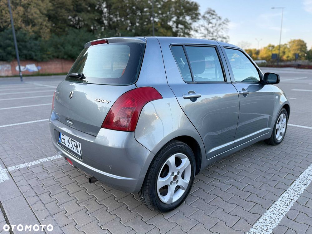 Suzuki Swift - 3