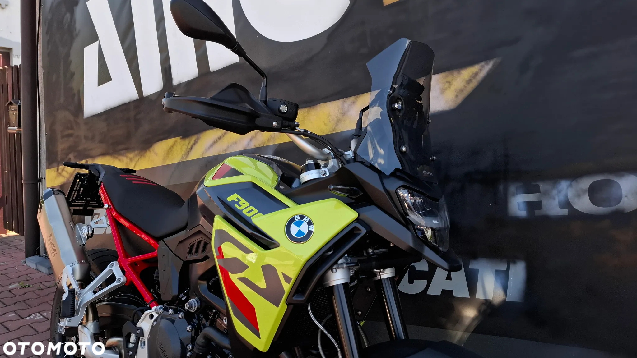 BMW F - 5